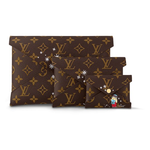【包税】Louis Vuitton/路易威登 23新款 KIRIGAMI女士棕色Vivienne吉祥物套娃三帆布件手拿包 M82655（包包）